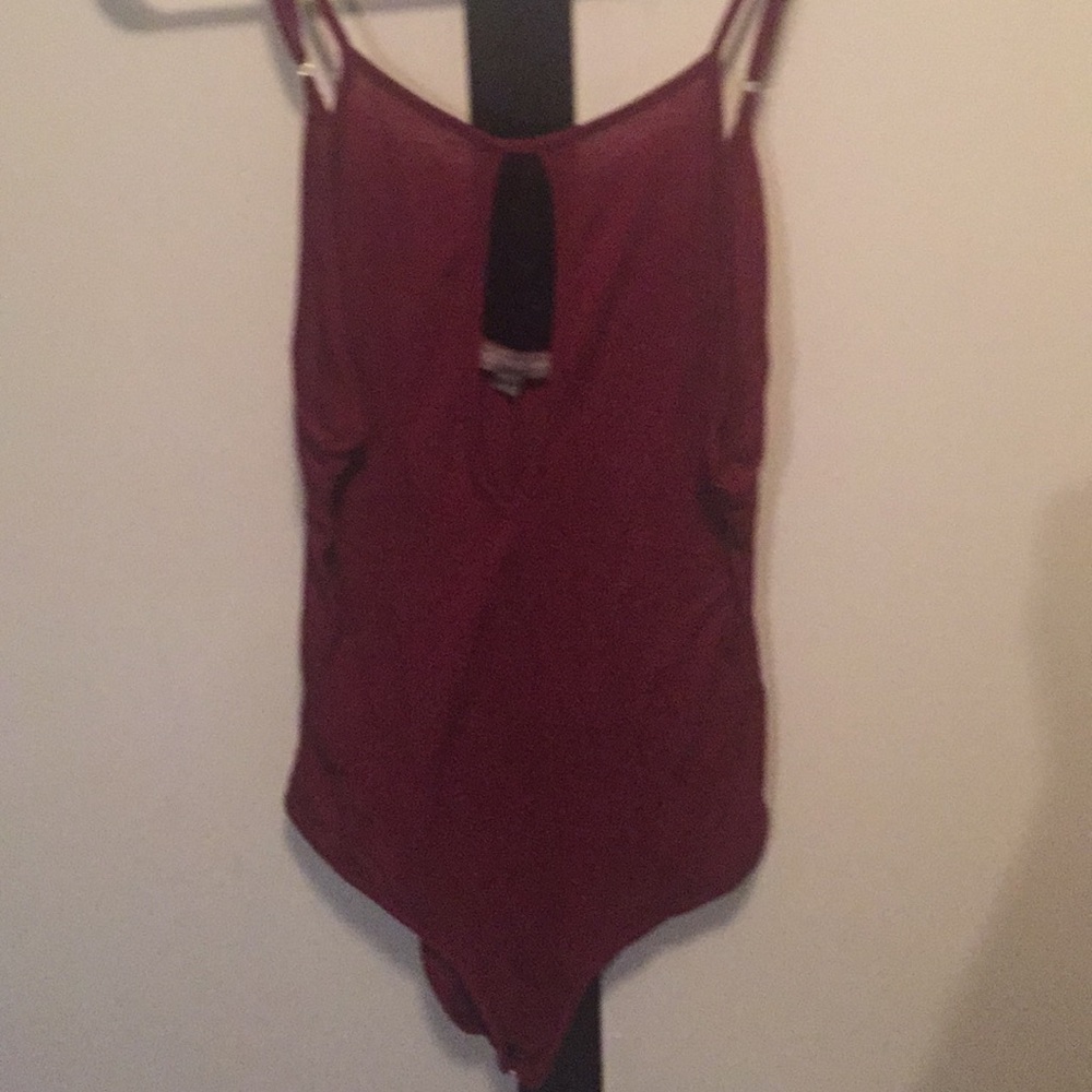 One piece snaps at bottom